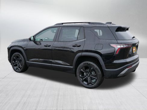 New 2026 Chevrolet Equinox LT w/ Convenience Package II image 2