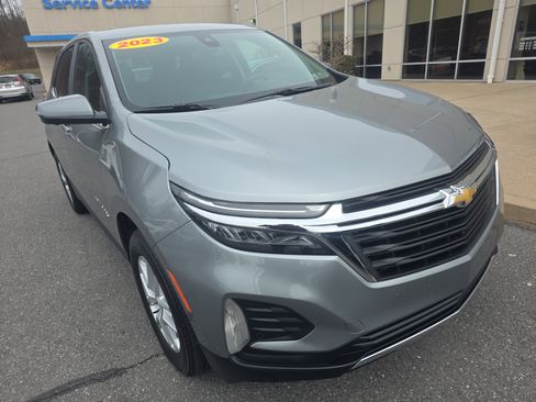 Used 2023 Chevrolet Equinox LT image 3