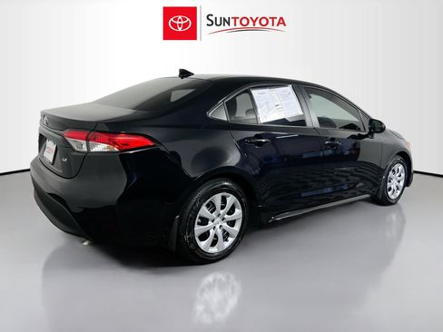 Used 2025 Toyota Corolla LE FWD image 4