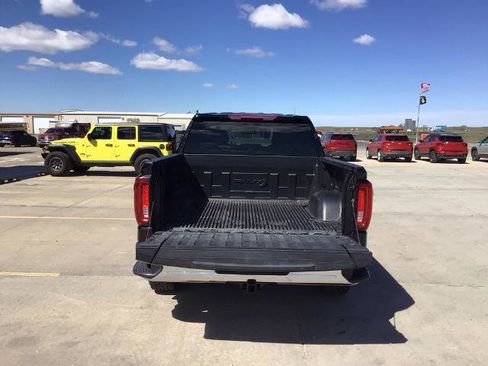 Used 2025 GMC Sierra 1500 SLT AWD/4WD image 5