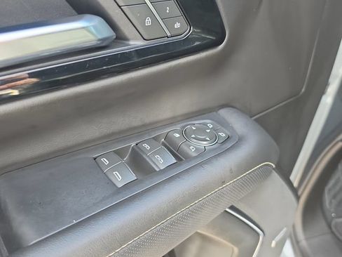 Used 2025 Chevrolet Tahoe Premier RWD image 21
