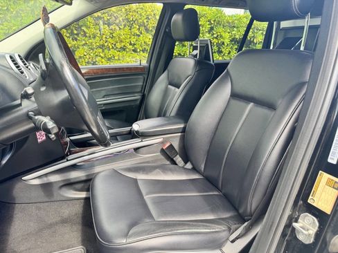 Used 2011 Mercedes-Benz GL 450 4MATIC image 10