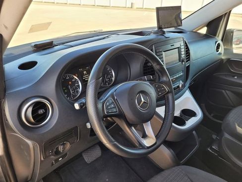 Used 2017 Mercedes-Benz Metris Passenger image 23