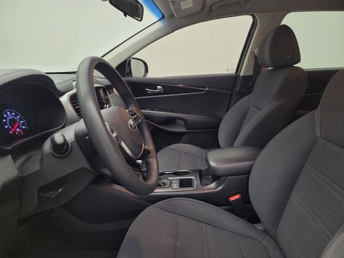Used 2019 Kia Sorento FWD image 17