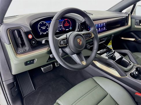 New 2026 Porsche Cayenne Coupe image 4