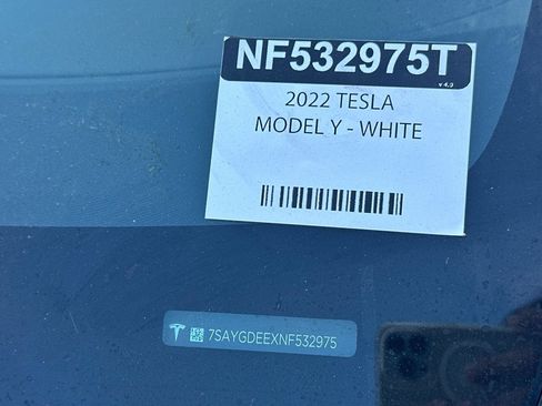 Used 2022 Tesla Model Y Long Range AWD/4WD image 2
