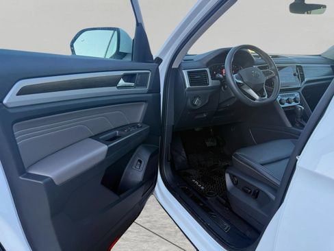 Used 2023 Volkswagen Atlas SE image 20