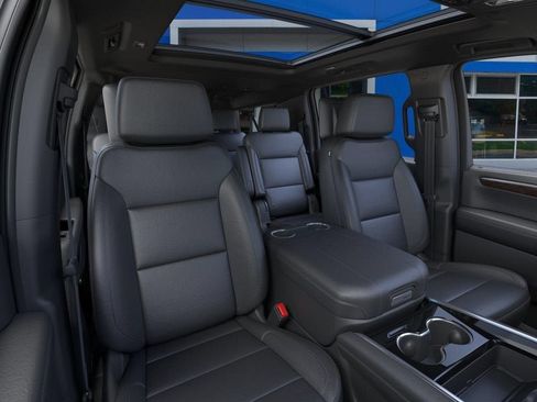 New 2026 Chevrolet Suburban Z71 AWD/4WD image 16
