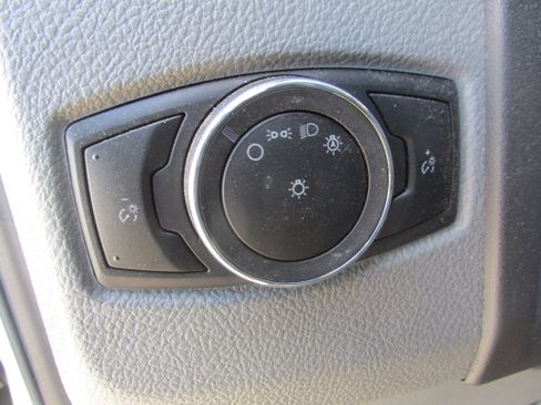 Used 2024 Ford E-350 and Econoline 350 Super Duty w/ Power Windows & Locks Group image 27