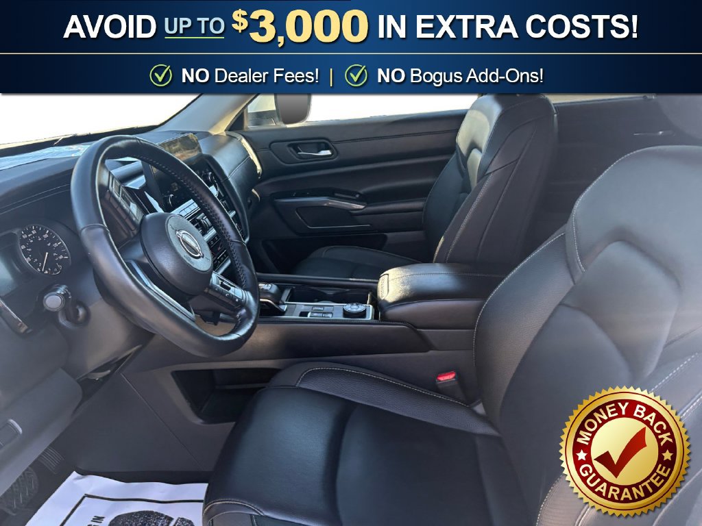 Used 2025 Nissan Pathfinder SL AWD/4WD image 14