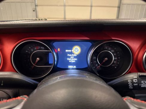 Used 2018 Jeep Wrangler Unlimited Rubicon AWD/4WD image 9