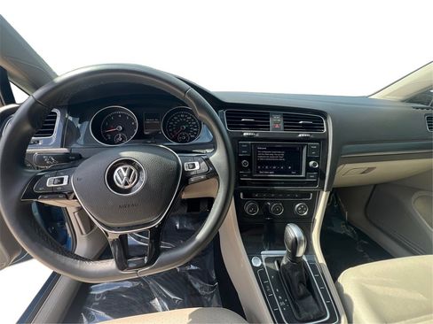 Used 2021 Volkswagen Golf 4-Door image 31