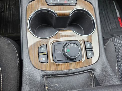 Used 2023 GMC Acadia SLE w/ Driver Convenience Package image 15