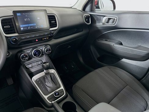 New 2025 Hyundai Venue SEL image 22