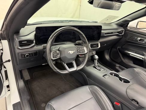 Used 2025 Ford Mustang Premium RWD image 23