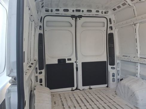 Used 2025 RAM ProMaster 2500 w/ Convenience Group FWD image 14