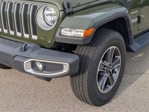 Used 2023 Jeep Wrangler Sahara w/ Cold Weather Group image 9