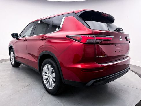New 2025 Mitsubishi Outlander ES image 5