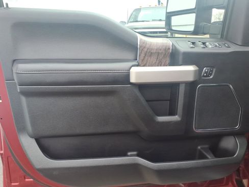 Used 2019 Ford F250 Lariat w/ Lariat Ultimate Package image 11