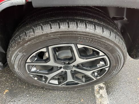 Used 2025 Jeep Compass Limited image 31