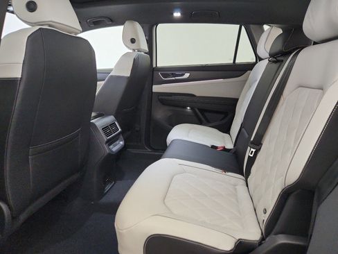 New 2026 Volkswagen Atlas Cross Sport SEL Premium R-Line AWD/4WD image 33