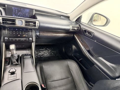 Used 2014 Lexus IS 250 w/ Luxury Package w/Gray Wood RWD image 51