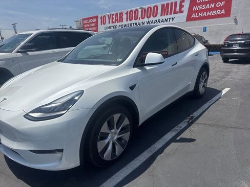 Used 2020 Tesla Model Y Performance AWD/4WD image 2