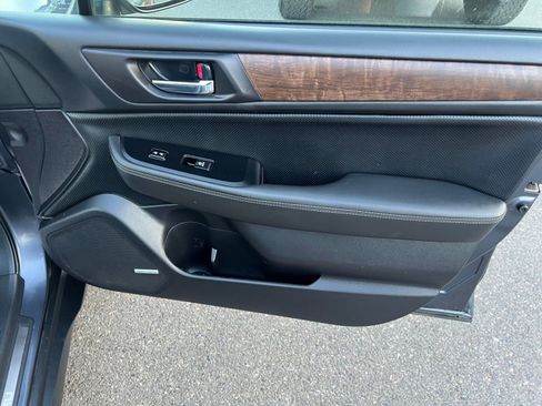Used 2017 Subaru Outback 3.6R Limited AWD/4WD image 27