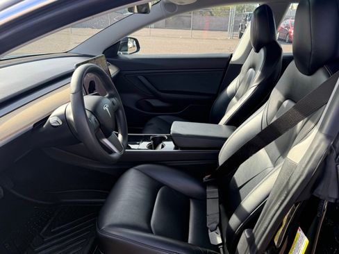 Used 2019 Tesla Model 3 Standard Range Plus image 12