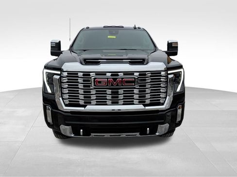 Used 2025 GMC Sierra 3500 Denali w/ Denali Reserve Package image 2
