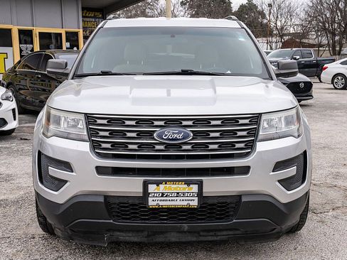 Used 2016 Ford Explorer FWD image 2