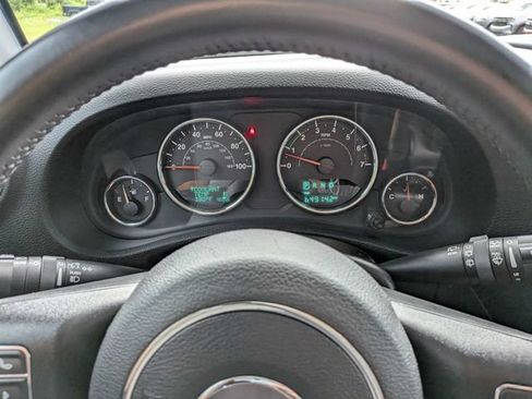 Used 2018 Jeep Wrangler Unlimited Sahara w/ Connectivity Group AWD/4WD image 24