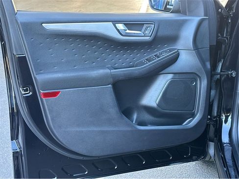 Used 2020 Ford Escape SE image 35