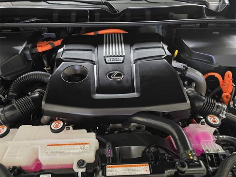 Certified 2025 Lexus LX 700h Luxury image 31