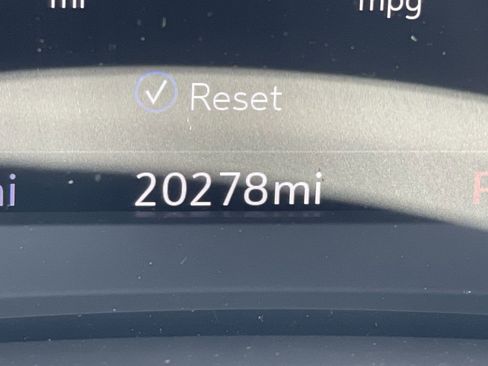Certified 2025 Cadillac XT6 Sport w/ Platinum Package AWD/4WD image 14
