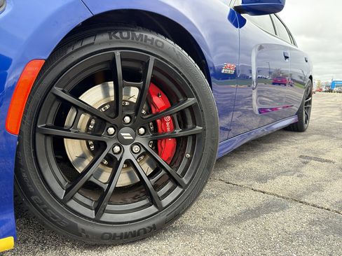 Used 2020 Dodge Charger Scat Pack w/ Dynamics Package RWD image 10