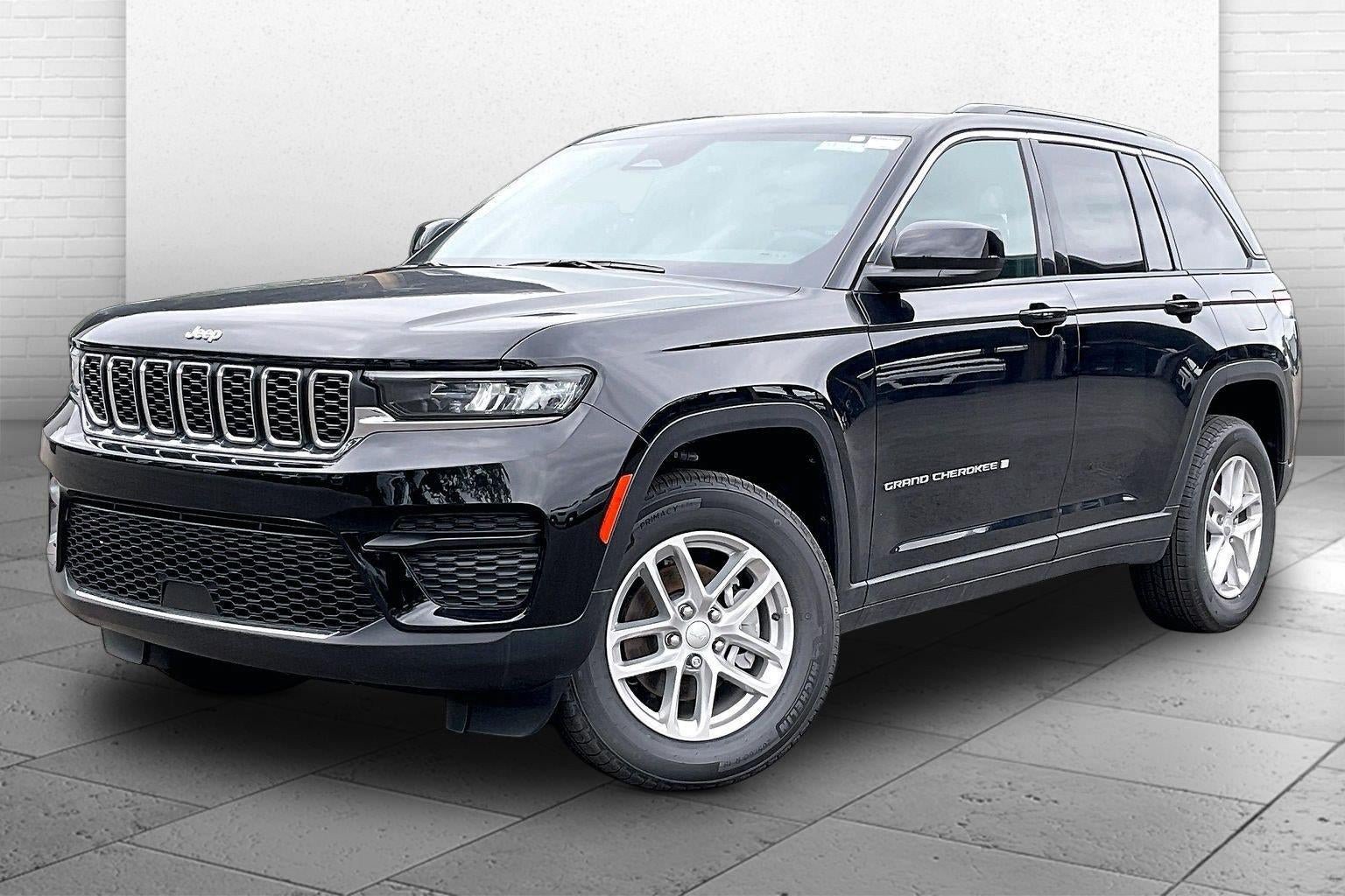 New 2026 Jeep Grand Cherokee Laredo X AWD/4WD image 2
