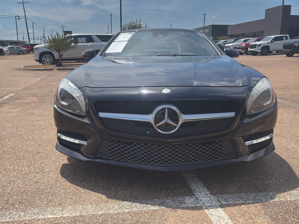 Used 2015 Mercedes-Benz SL 550 image 2
