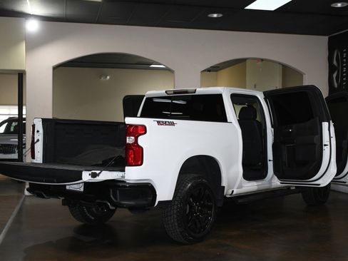 Used 2021 Chevrolet Silverado 1500 LT Trail Boss w/ Convenience Package II image 91