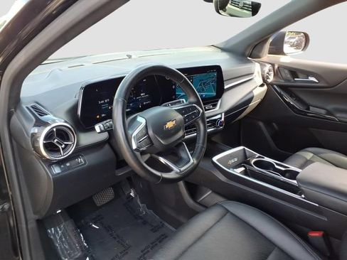 Used 2025 Chevrolet Equinox LT w/ Convenience Package II FWD image 10