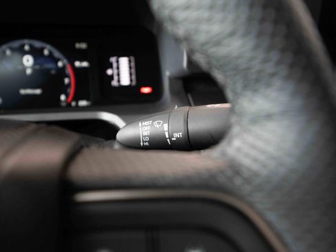 Used 2025 Toyota Tacoma SR5 AWD/4WD image 14