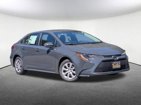 New 2026 Toyota Corolla LE FWD image 2