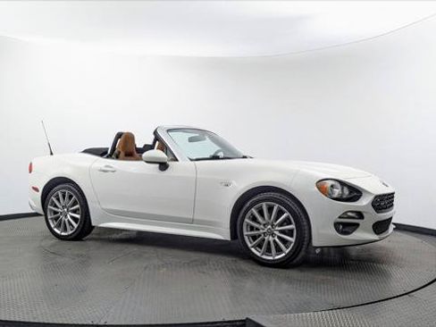 Used 2020 FIAT 124 Spider Lusso RWD image 11