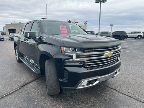 Used 2022 Chevrolet Silverado 1500 High Country w/ Technology Package image 3