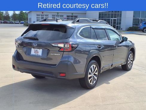 Certified 2025 Subaru Outback Premium w/ Popular Package #1A AWD/4WD image 4