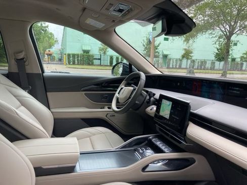 Used 2025 Lincoln Nautilus Premier w/ Equipment Group 102A image 23