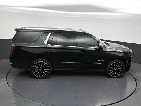Used 2025 Chevrolet Tahoe High Country AWD/4WD image 22