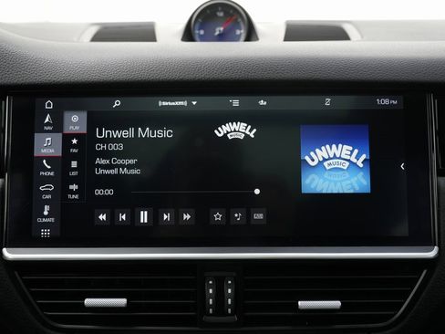 Used 2020 Porsche Cayenne image 58