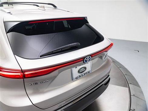 Used 2022 Toyota Venza XLE AWD/4WD image 31