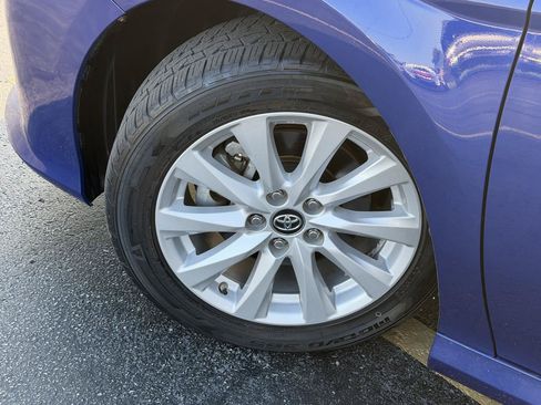Used 2018 Toyota Camry LE w/ Convenience Package FWD image 9